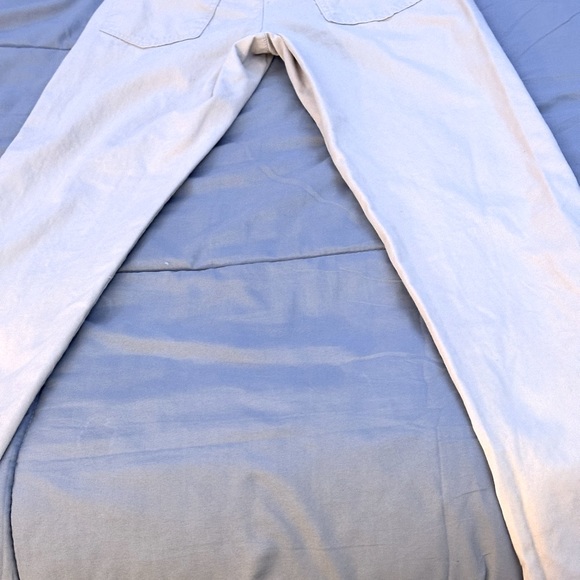 Columbia dress pants. A shell color 30w 32 inseam. 100% cotton - Picture 10 of 14